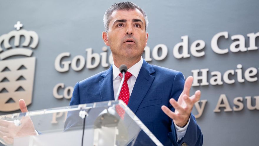 El vicepresidente de Canarias (PP) dice que defenderá el reparto obligatorio de menores migrantes "cueste lo que cueste"