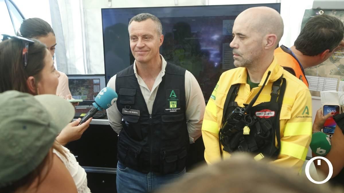 El Puesto de Mando Avanzado contra el incendio de Córdoba, en imágenes