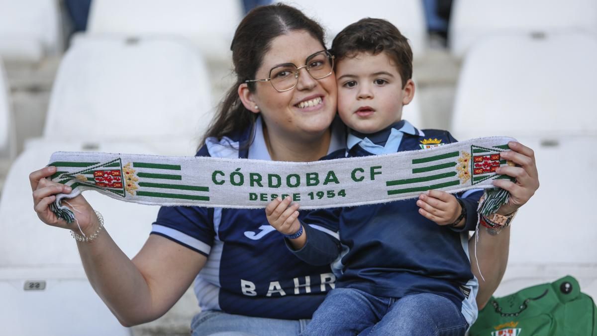 Grada Blanquiverde del Córdoba CF - CD Mirandés