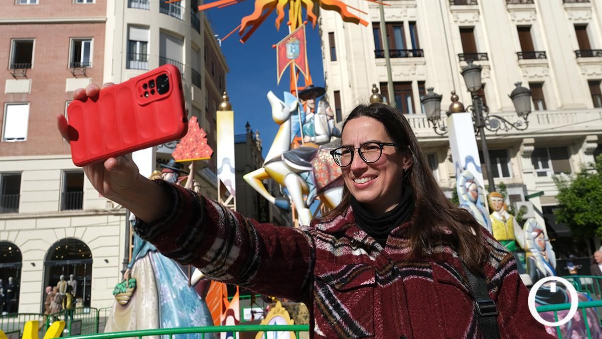 Las dos hogueras de Alicante que arderán este sábado ya están en Las Tendillas
