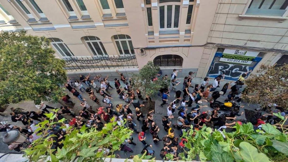 Vista de la calle Navas de Tolosa desde la vivienda de la inquilina bajo amenaza de desahucio