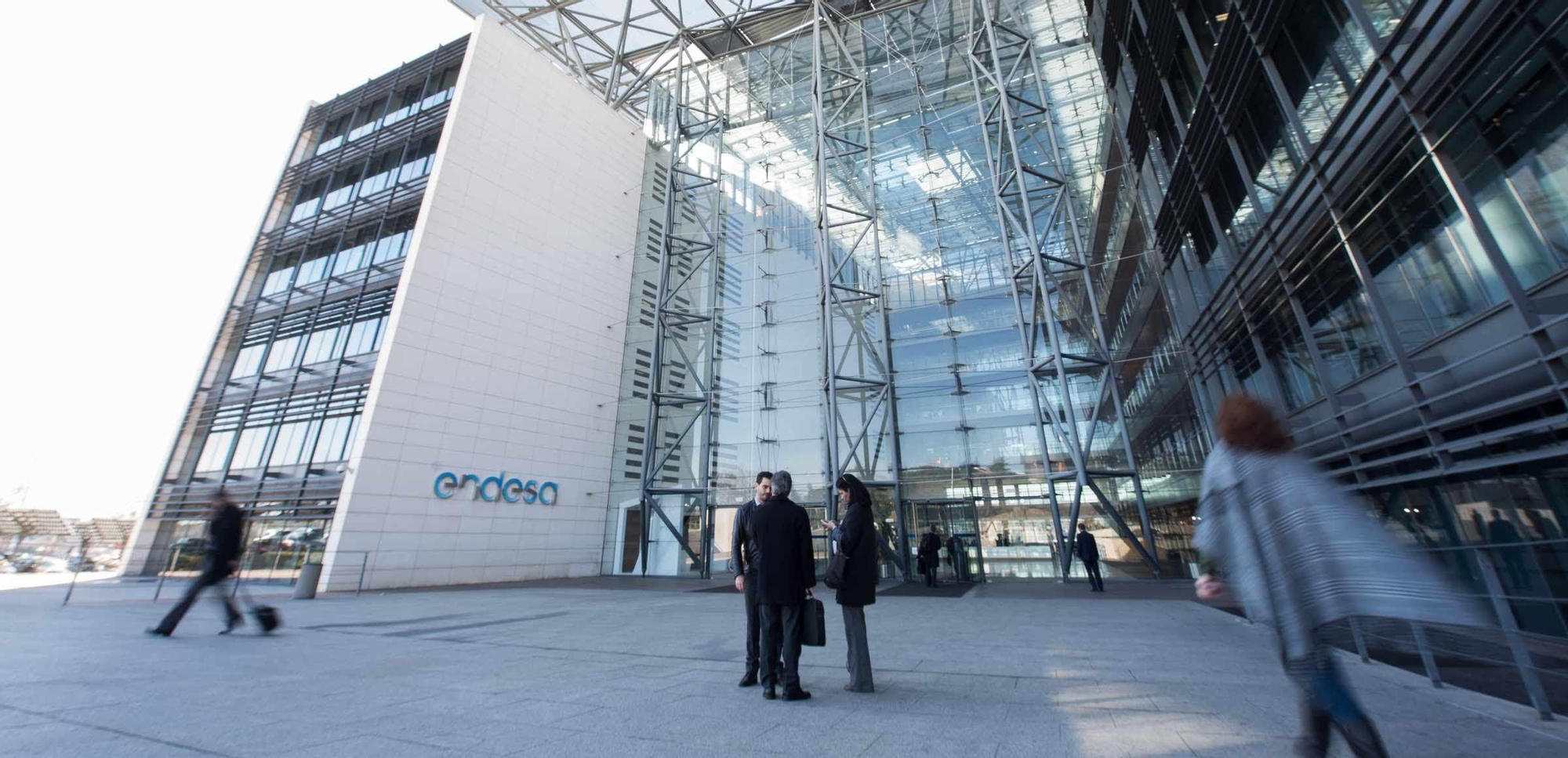 Endesa incrementa su beneficio un 15% hasta septiembre y acelera la inversión en redes un 42%.