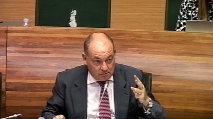 El concejal valenciano de 'grandes proyectos' aduce el secreto profesional para no desvelar con qué empresas que facturan al Ayuntamiento ha trabajado
