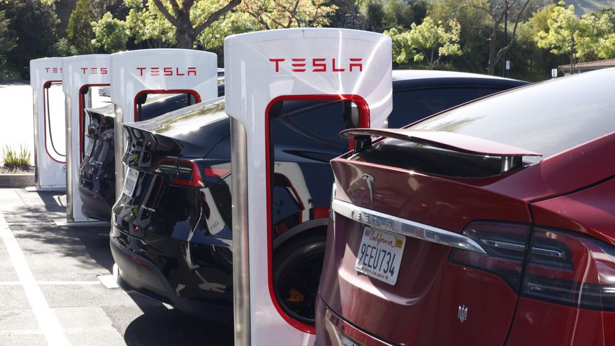 ¿Puede la conducción autónoma de Tesla recorrer Estados Unidos sin intervención humana? El último accidente en carretera vuelve a ponerlo en duda