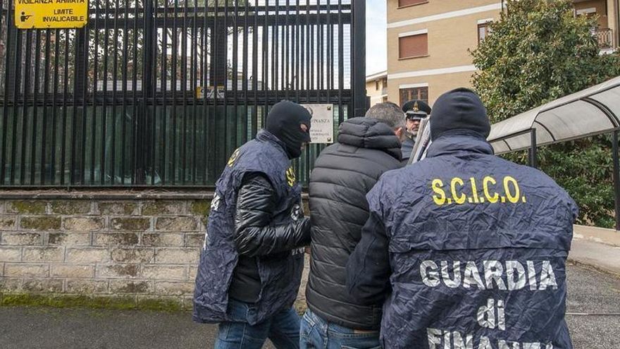 Casi 70 detenidos y mil millones incautados por el juego ilegal en Italia