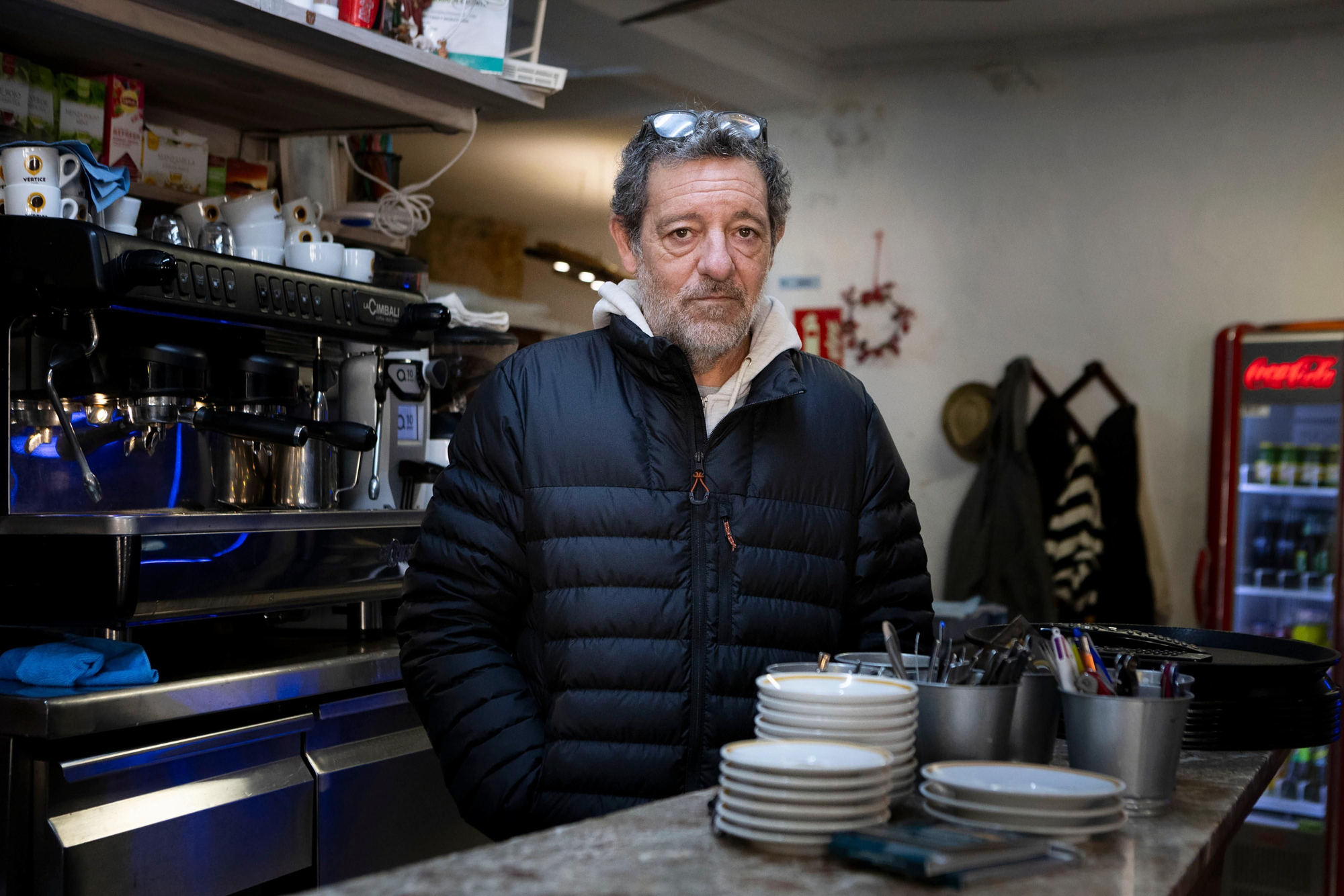 Álex, propietario, junto a su hermana, de uno de los bares de la localidad: "Estas cámaras son necesarias, no son para mirar a la gente"