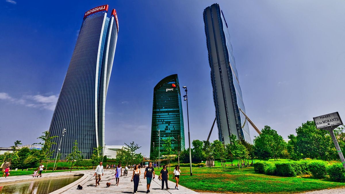 Los rascacielos de Tres Torres, el nuevo polo económico de Milán.