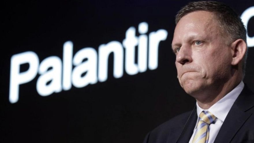 Qué hace Peter Thiel en Argentina: el magnate tecnofascista se acerca al Gobierno y es celebrado por Santiago Caputo