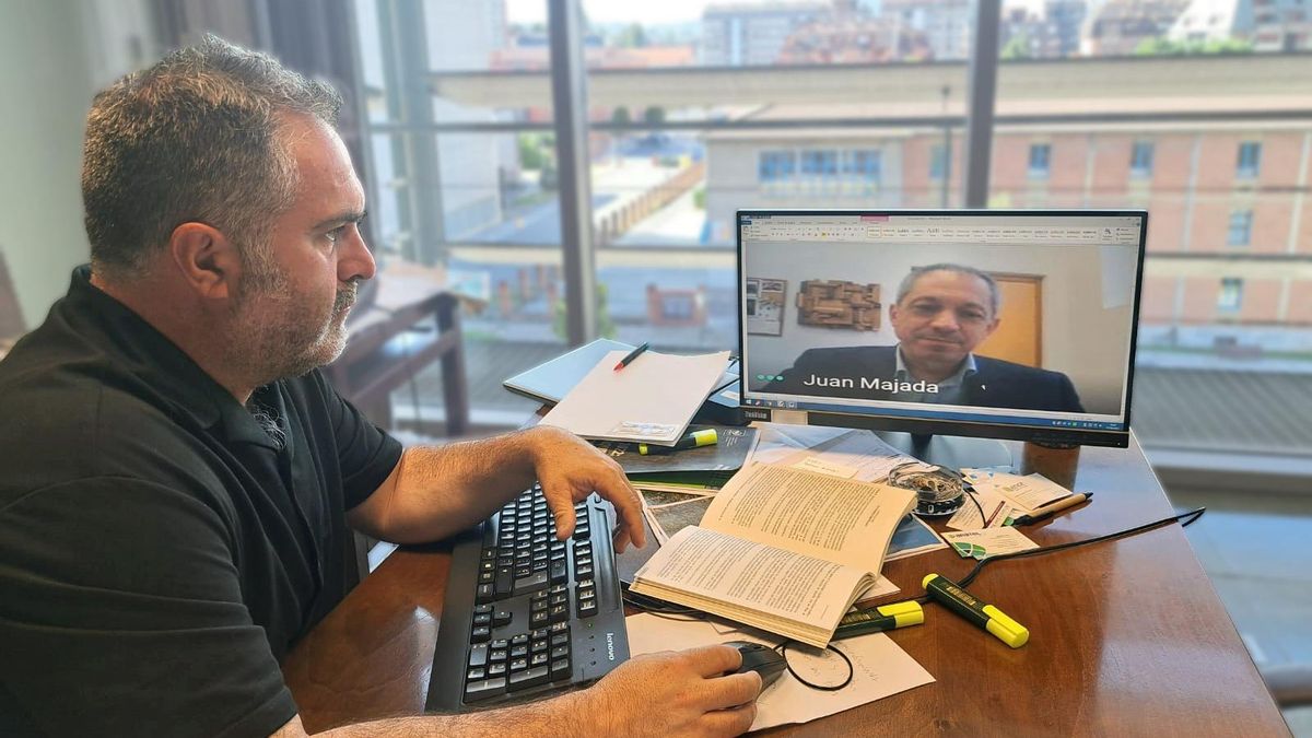 Fernando Prendes, ex director general de Montes, en una imagen de archivo durante una videoconferencia mientras ejercía el cargo en el Principado.