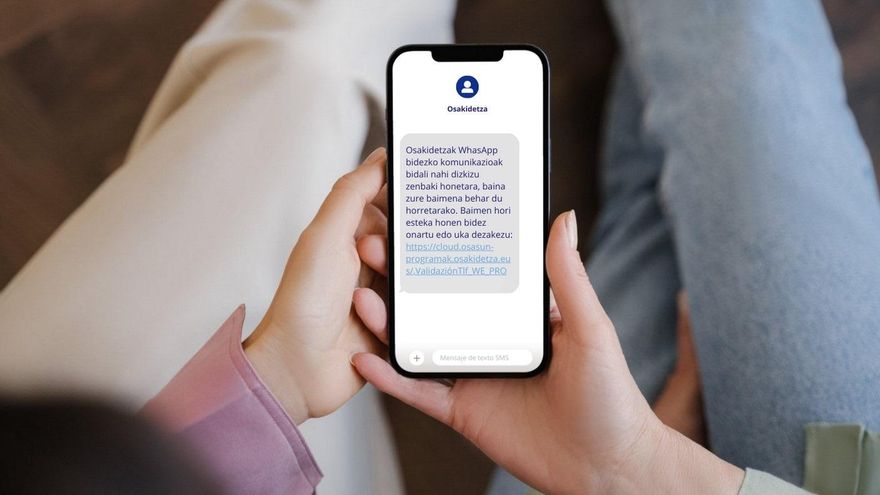 Osakidetza garantiza que no comparte datos clínicos privados en su nuevo canal de comunicaciones por WhatsApp