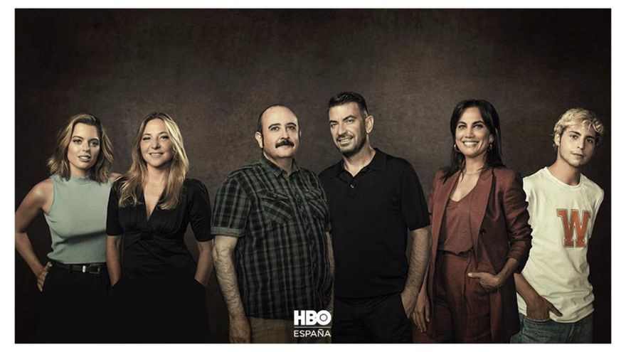 HBO Max anuncia 'Sin Novedad', su nueva comedia española con Arturo Valls, Toni Acosta y Carlos Areces