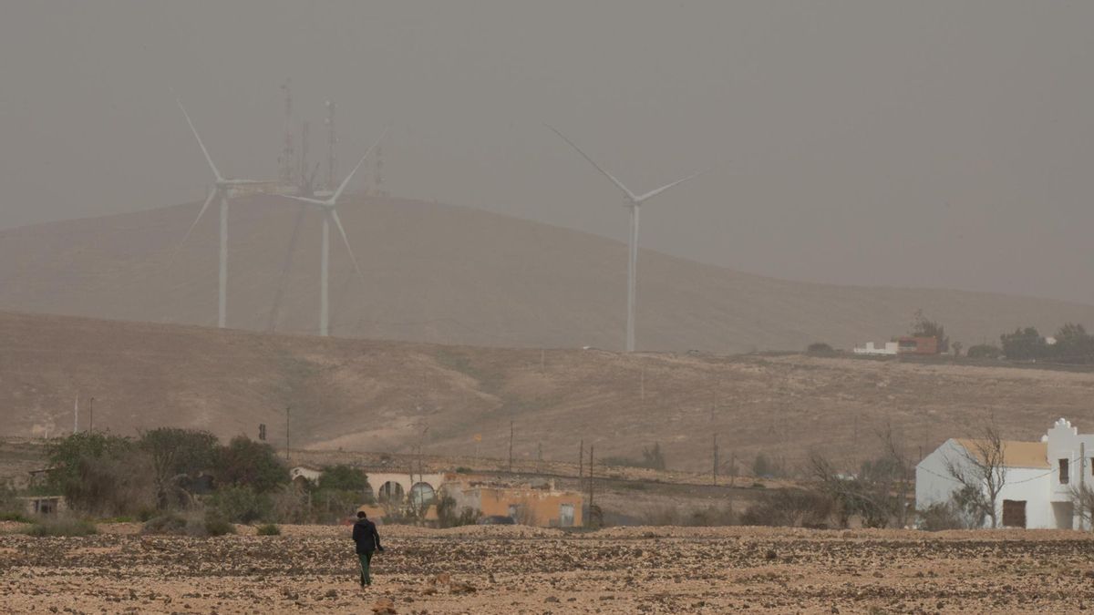 Calima este martes en Puerto del Rosario (Fuerteventura).