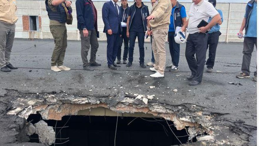 Destrozos, bombardeos y personal bajo presión: lo que vio la misión de la ONU en la central nuclear ocupada en Ucrania
