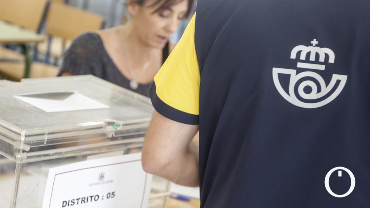 Llegada del voto por correo al CEIP Alcalde Jiménez Ruiz