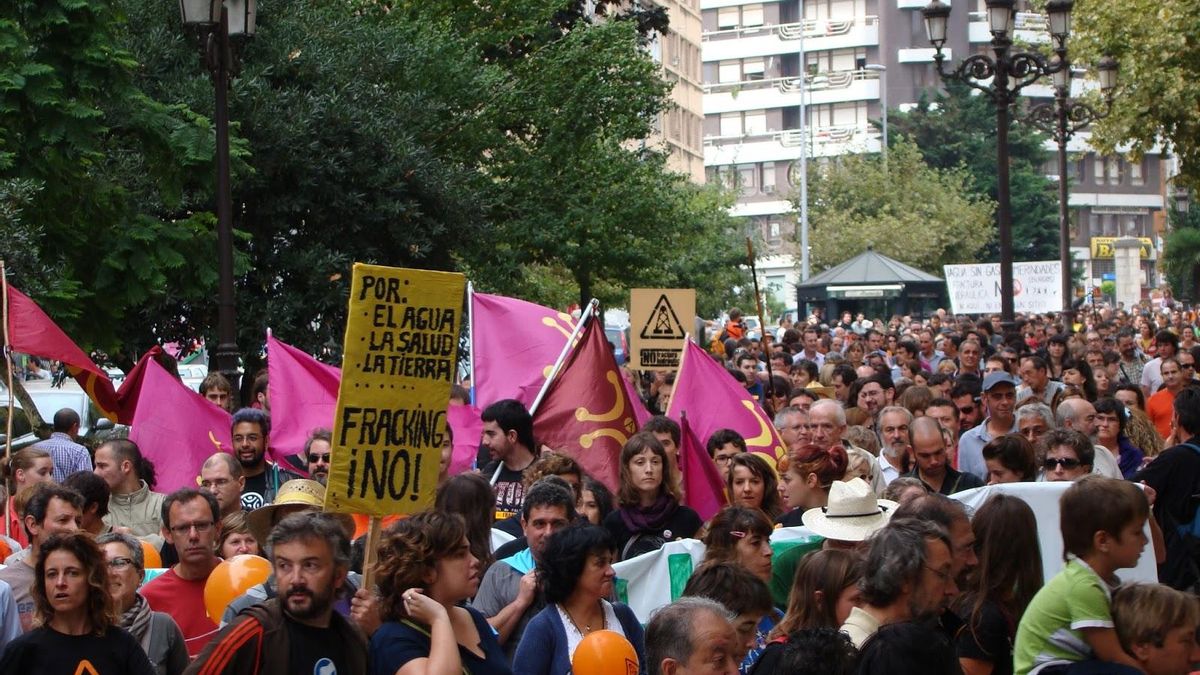 Protesta contra uso de la fractura hidráulica en Cantabria. |
