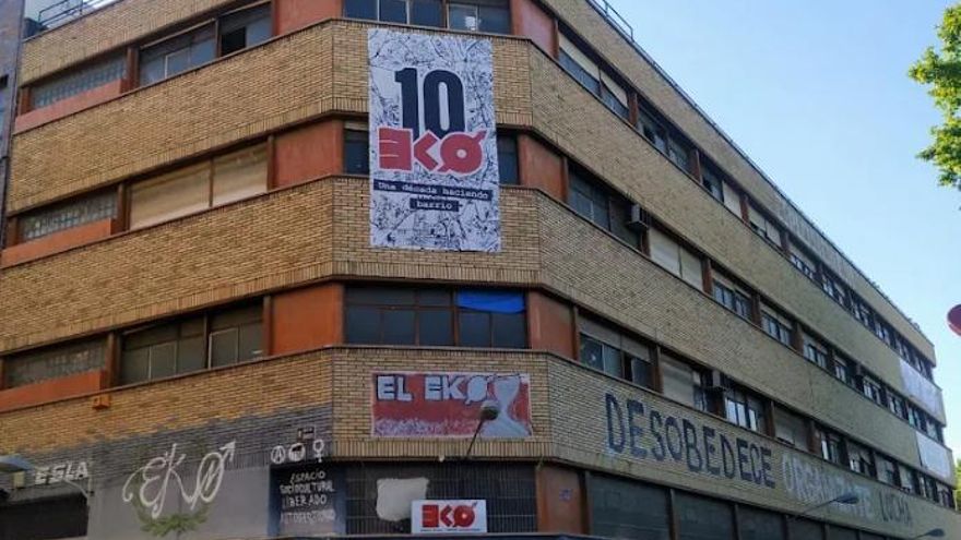 El EKO de Carabanchel denuncia "amenazas y coacción" de un fondo por el "acoso" de una empresa de desokupación