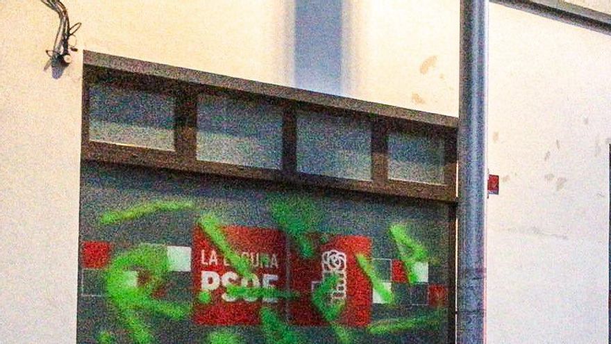 La sede del PSOE en La Laguna, atacada en el Día de la Hispanidad