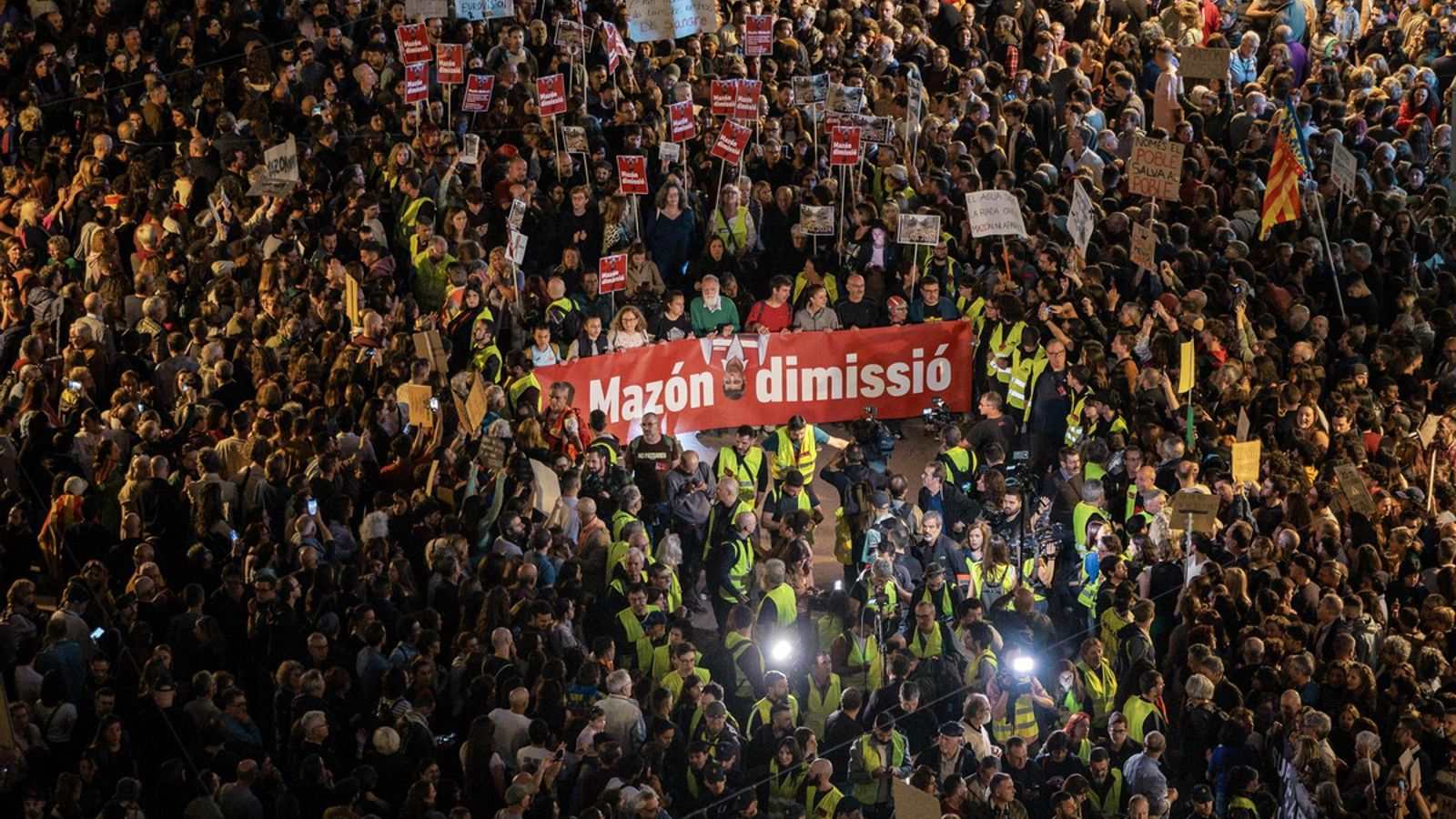 La delegada del Gobierno afirma que la manifestación de València fue  "clarísima y contundente" de una sociedad "rasgada por el dolor"