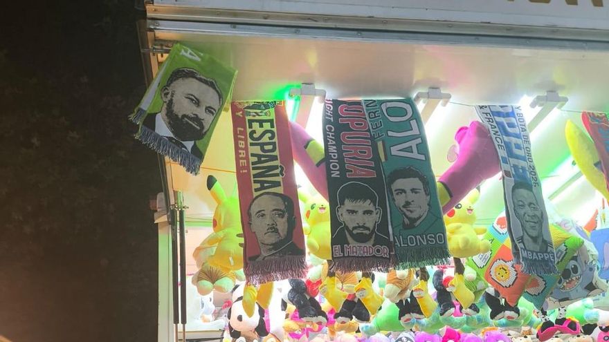 El PCE de Ciudad Real exige la retirada de los objetos con "simbología fascista" en la feria de la capital