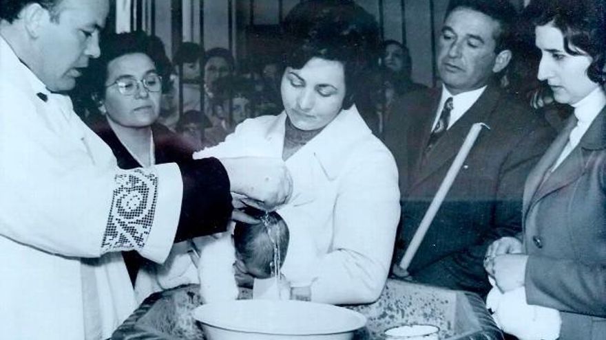 Bautismo de Paulino González Terrón en 1971.