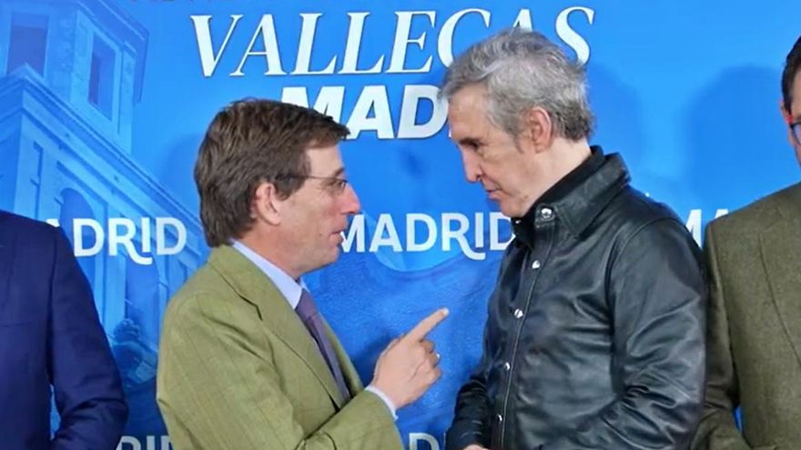 Almeida invita a Ramoncín a los 75 años de la anexión de Vallecas y este le sorprende pidiendo derribar el 'scalextric'