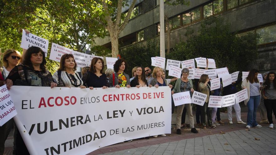 Concentración frente a la clínica Dator (Madrid).