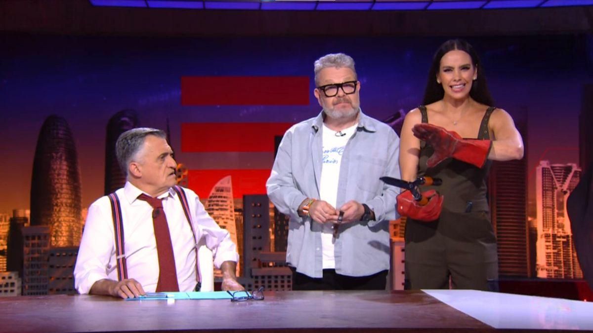 Pedroche y Chicote se colaron en 'El Intermedio' para hablar de la "Super Bowl de las Campanadas" en Atresmedia