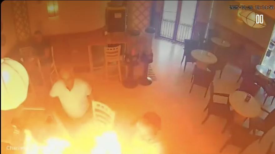 Detenido por prender fuego a la barra de un bar que "no tenía mayonesa" para su montadito en un pueblo de Sevilla