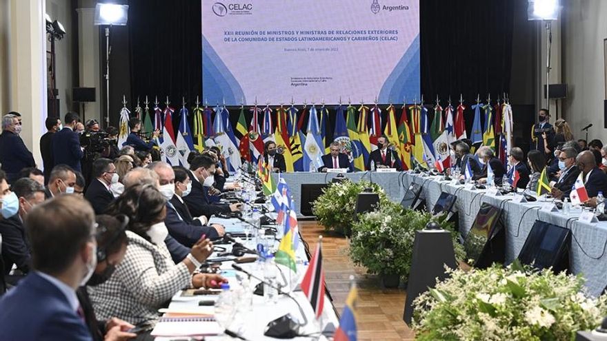La Argentina impulsa una reunión de la Celac simultánea a la Cumbre de las Américas