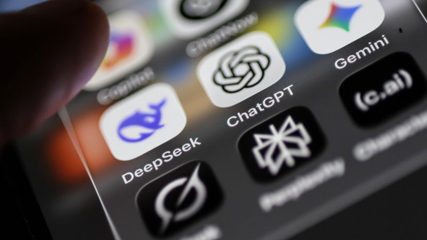 EEUU expulsa a la IA china DeepSeek del sector público y recrudece la guerra fría tecnológica