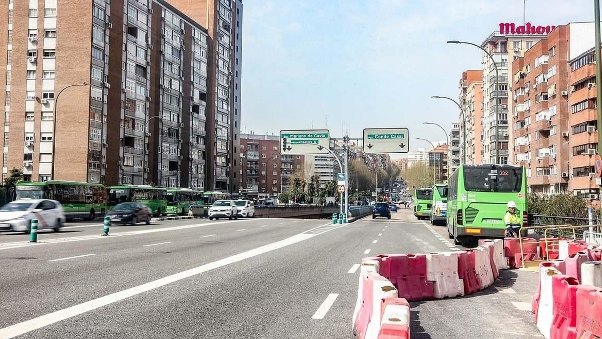 Entrada al túnel de Conde de Casal por la A-3, cortado unos días por obras.