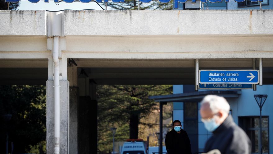 Vista del Hospital Donostia. EFE/Javier Etxezarreta/Archivo
