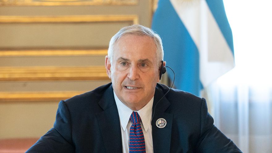 El embajador Stanley admite diferencias con Milei sobre cambio climático y dificultades por el FMI