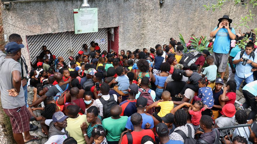 Miles de migrantes protestan para exigir asilo en la frontera sur de México