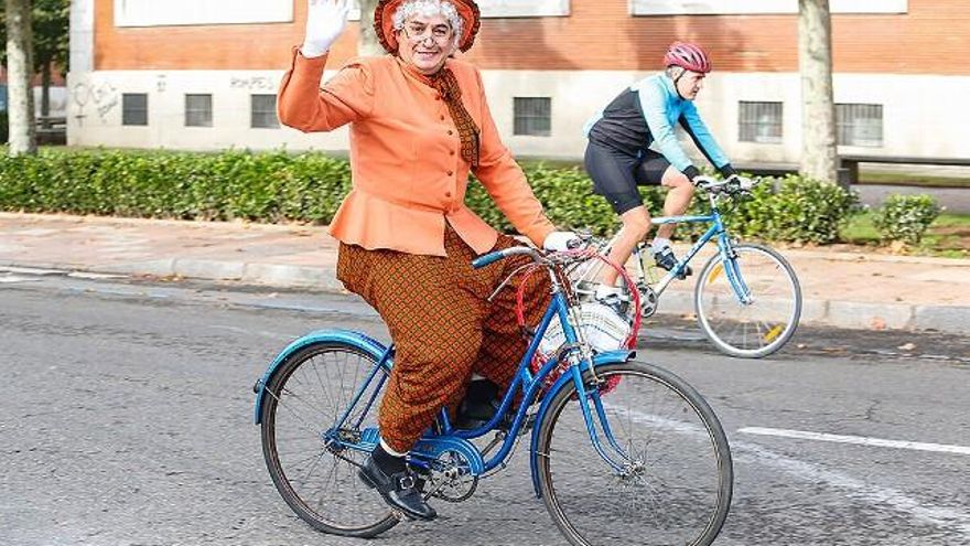 Carlos S. Campillo / ICAL Celebración del XXV Día de la Bici en León.