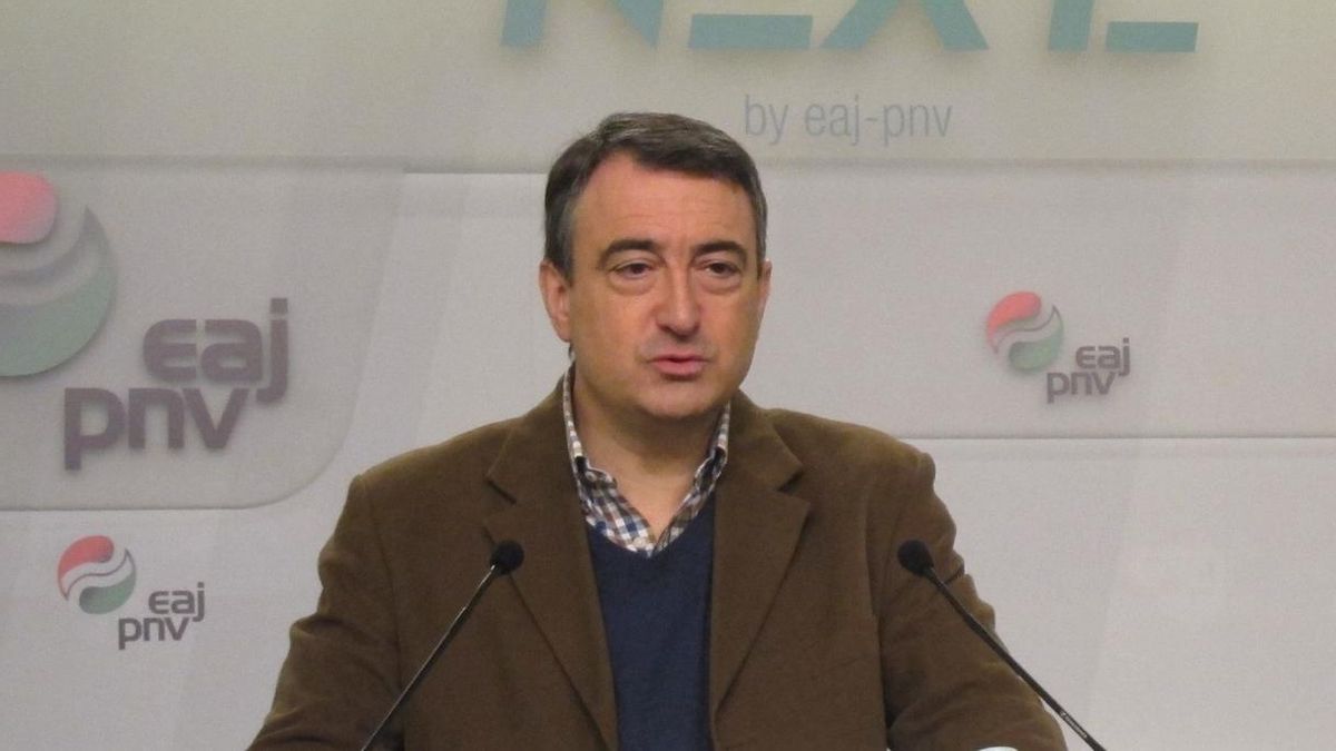PNV no cree que Rajoy abogue por sortear los Presupuestos vía decreto, sino por sacarlos adelante "aunque sea tarde"