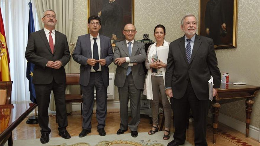 Ayuntamientos con problemas financieros podrán aplazar sus pagos a Hacienda
