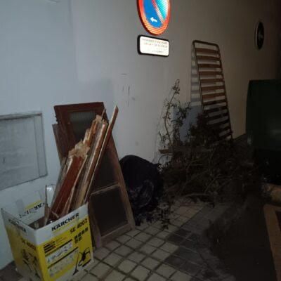 Enseres y otros residuos recogidos en las calles de Arucas.