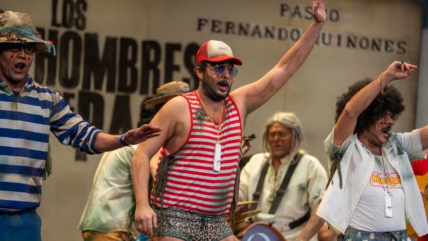 "Me voy a tener que disfrazar de torero para que me hagan una prueba": el Carnaval de Cádiz dispara a Moreno por su gestión sanitaria