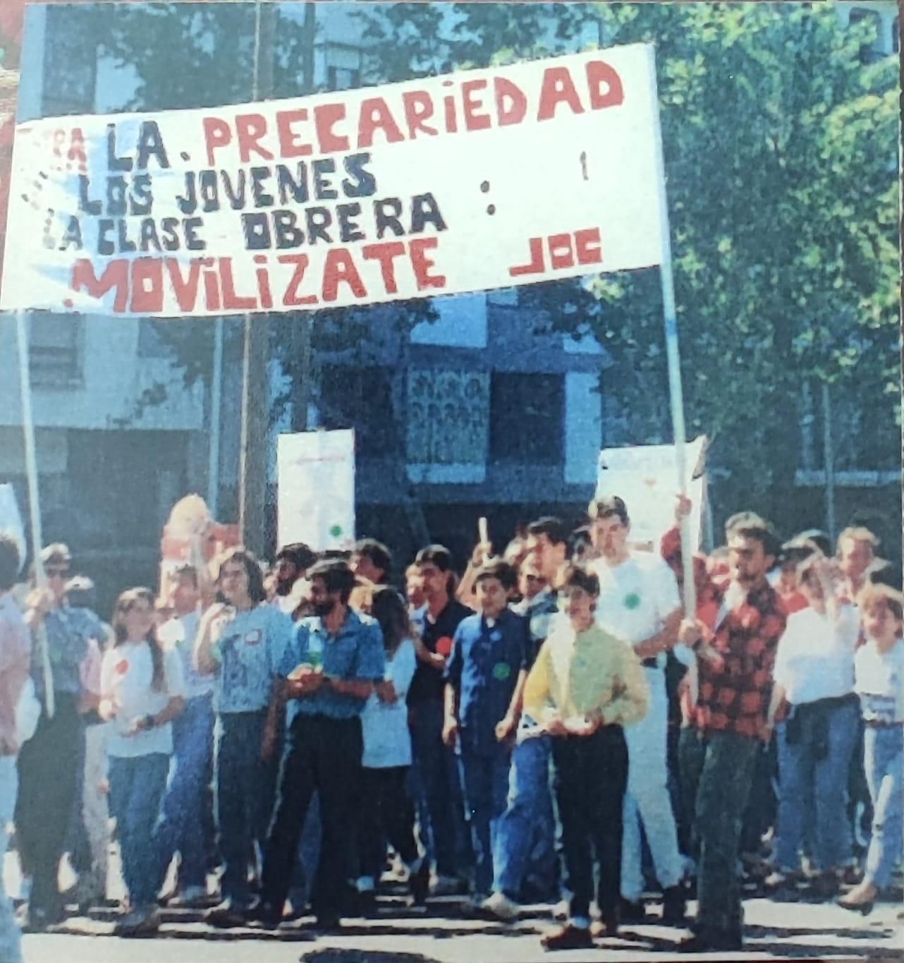 Pancarta jocista durante la manifestación del 1 de Mayo de 1991. Fuente. Archivo de Miguel Ángel Peña Muñoz.