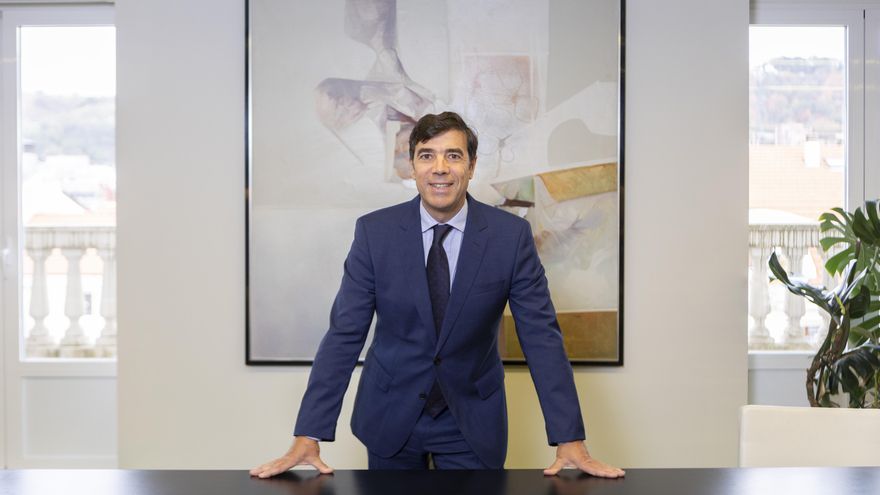Anton Arriola asume las riendas de Kutxabank garantizando el arraigo del banco a Euskadi