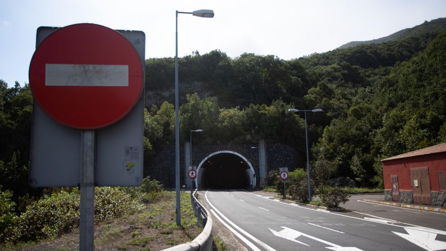 El túnel de la Cumbre, que separa El Paso de Santa Cruz de La Palma