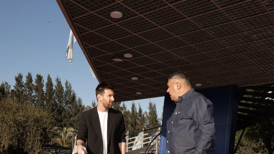 Messi llegó al país y se suma a la Selección para los partidos con Paraguay y Perú por Eliminatorias