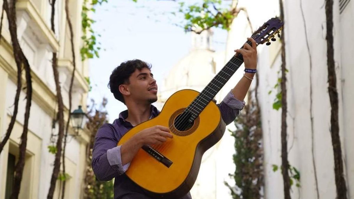La guitarra del 'nuevo' Paco de Lucía se queda en España: Marcos Gago invertirá su beca en el Conservatorio de Córdoba