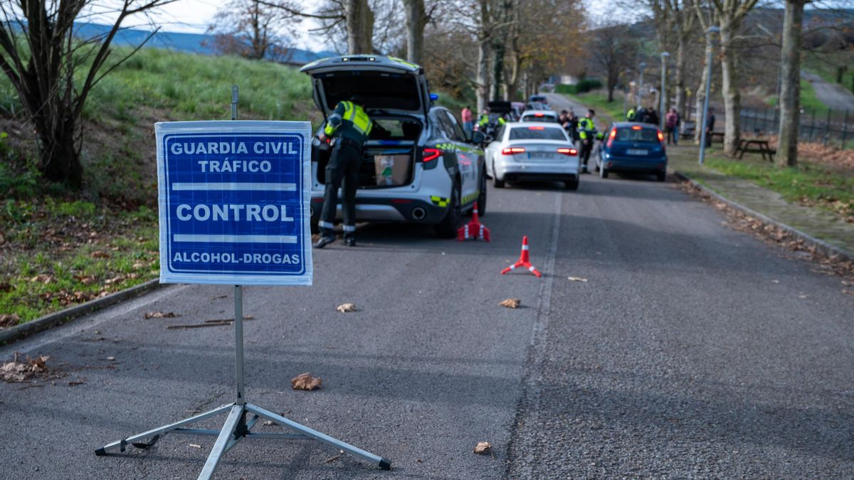 Detenido por atropellar a un guardia civil tras saltarse un control de alcoholemia en la SE-30