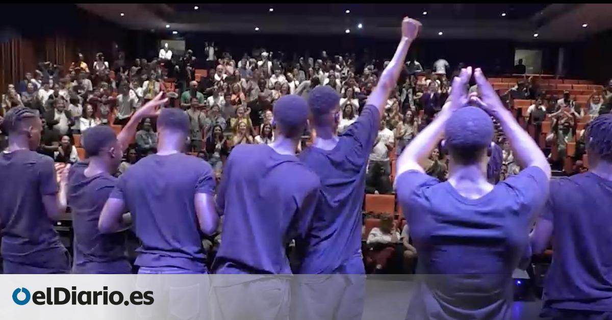 Quince actores migrantes llegados a Canarias triunfan en Madrid con la obra  Bismillah Historias Migrantes 