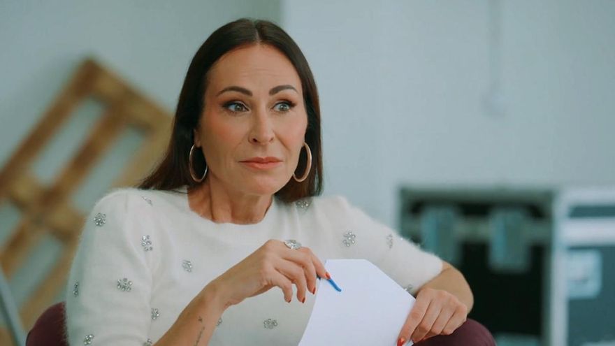 Ana Milán sufrió la baja de un invitado actor que iba a hablar de su sexualidad en Cuatro: "Ha tenido un ataque de miedo"