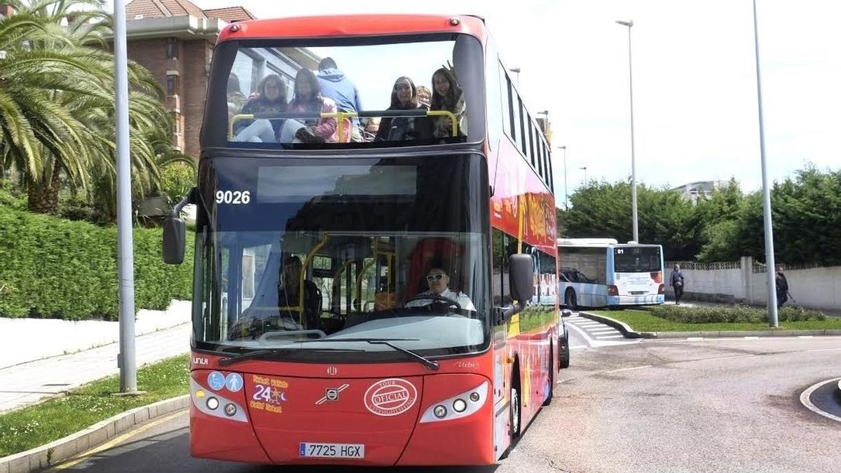 El PRC dice que el autobús turístico "incumple" el pliego y su relato está "plagado de errores"