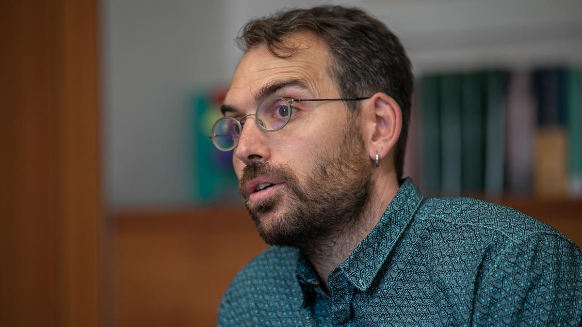 Valero (IU) acusa a la senadora de Adelante Andalucía de "transfuguismo" por concurrir con Más País