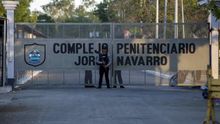 Al menos 23 "presos políticos" y una cantidad no determinada de reos comunes tienen síntomas similares a los de COVID-19 en "La Modelo", según denunciaron esta misma mañana un grupo de familiares de opositores detenidos.